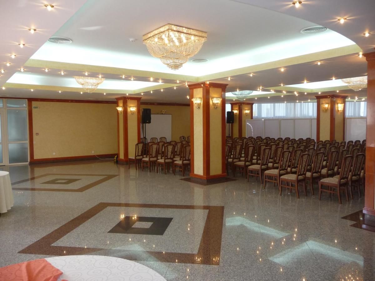 Отель Hotel Emma West Крайова-24